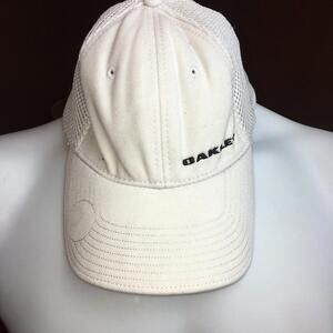 New Era Oakley Stretch Fit Medium-Large Cap White